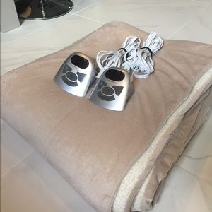 Biddeford queen size Elyria blanket